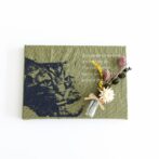 刺繍アートパネルミニブーケ付き